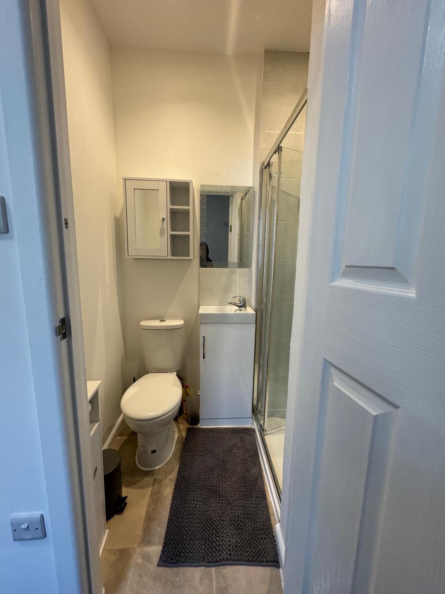 Comfortable Home Away From Home, Town Centre, Free Parking,Multiple Rooms Челтнем Екстер'єр фото