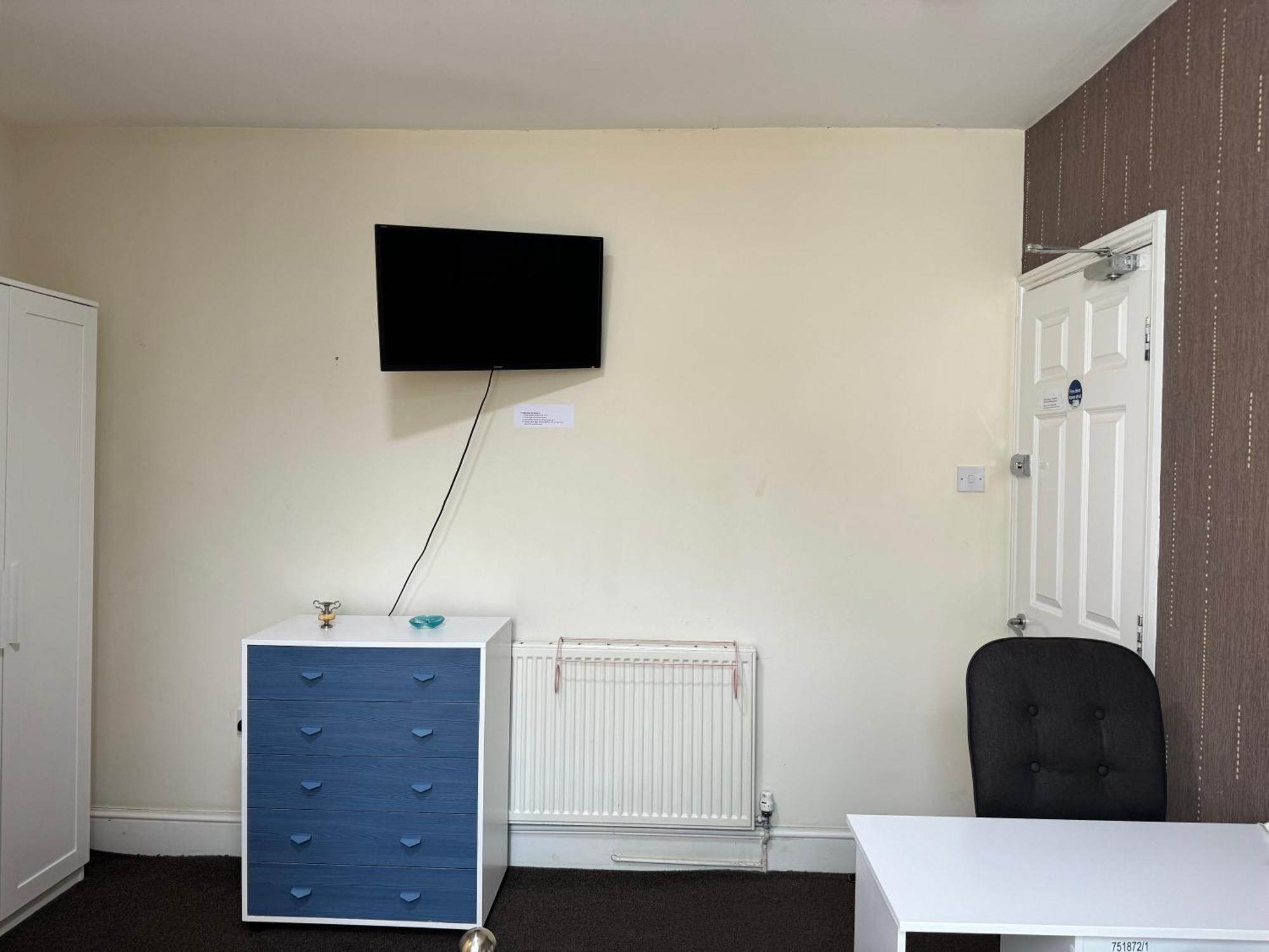 Comfortable Home Away From Home, Town Centre, Free Parking,Multiple Rooms Челтнем Екстер'єр фото